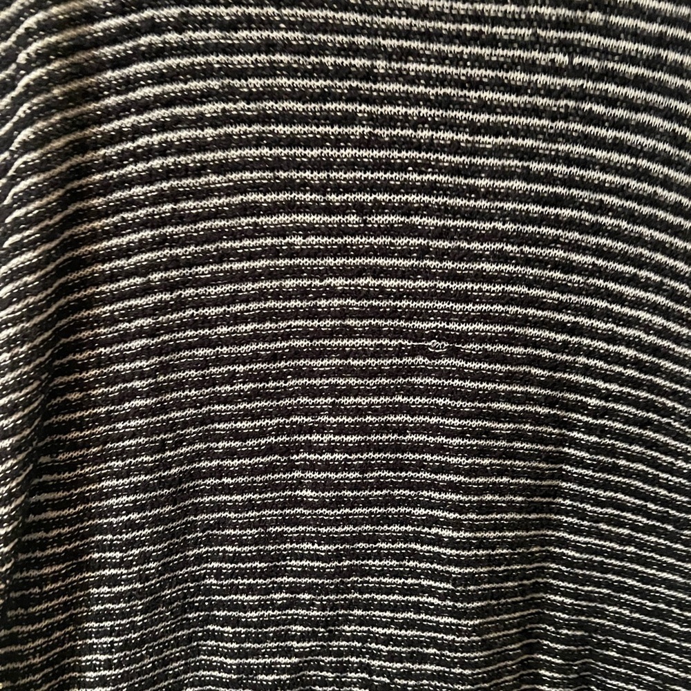 EILEEN FISHER medium tank Organic Cotton Black White Hi Low Hem Side Slit - Picture 2 of 6
